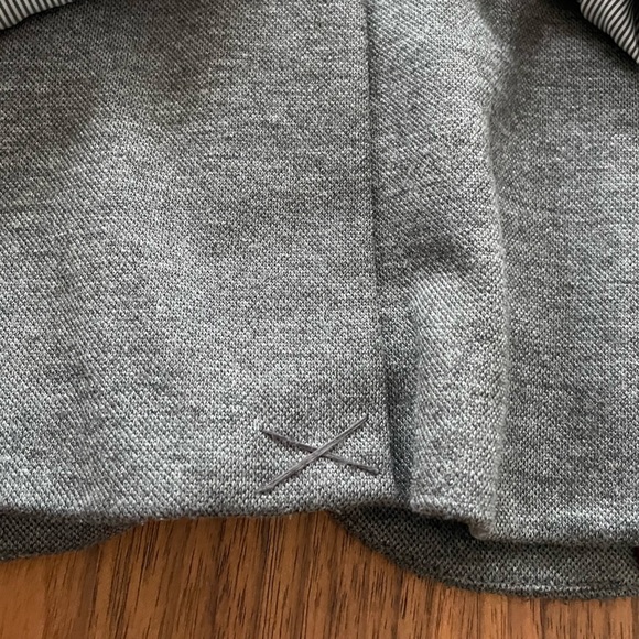 Cynthia Rowley Unstructured Blazer in Grey with Pinstripe Lining, Size M - Picture 4 of 8